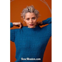 Pullover "PRIYANKA" tricoté avec le fil Suri Alpaca de Lang Yarns, modèle disponible au format PDF.