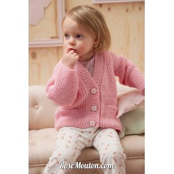 Cardigan "SIGRID" tricoté avec le fil Merino 200 Bebe de Lang Yarns, modèle disponible au format PDF.